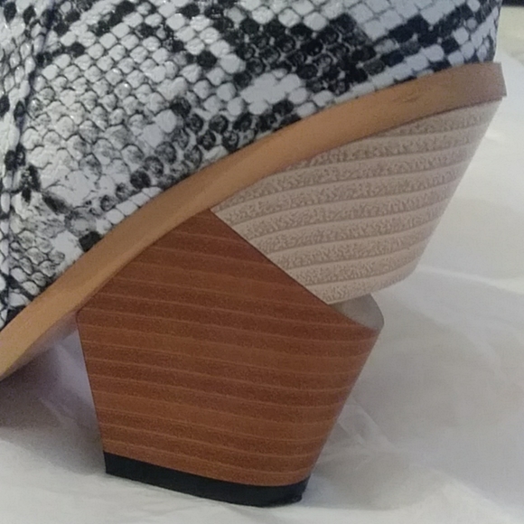 Boots - Picture 2 of 6